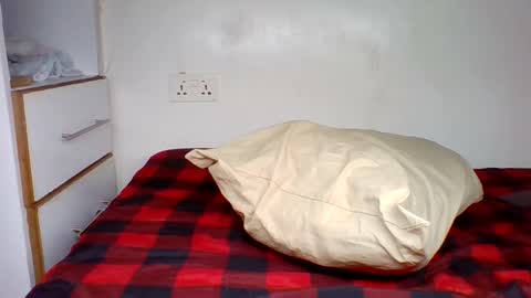 Snapshot of sweett_amberr chatting on February 2026 12:15:02 PM sweett_amberr online show from February 2026 12:15:02 PM