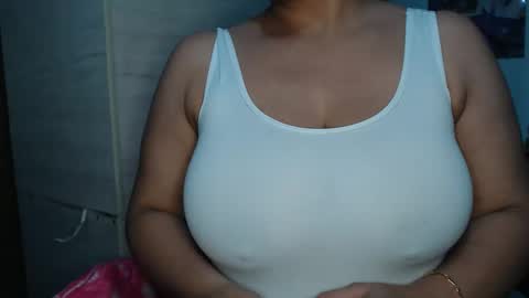 Snapshot of sweett_candy1 chatting on October 2025 02:20:01 AM sweett_candy1 online show from October 2025 02:20:01 AM