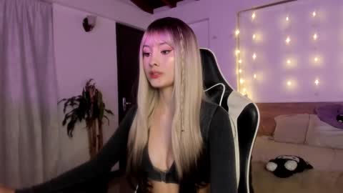 Snapshot of sweett_catt1 chatting on February 2025 05:23:01 AM Cat independent model online show from February 2025 05:23:01 AM