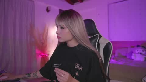 Snapshot of sweett_catt1 chatting on March 2025 07:32:02 AM Cat independent model online show from March 2025 07:32:02 AM