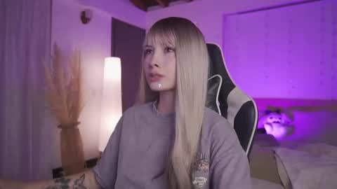 Snapshot of sweett_catt1 chatting on March 2025 06:46:01 AM Cat independent model online show from March 2025 06:46:01 AM