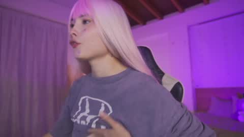 Snapshot of sweett_catt1 chatting on March 2025 06:18:02 AM Cat independent model online show from March 2025 06:18:02 AM