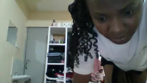 Snapshot of sweett_kimmie chatting on May 2026 08:14:01 PM sweett_kimmie online show from May 2026 08:14:01 PM