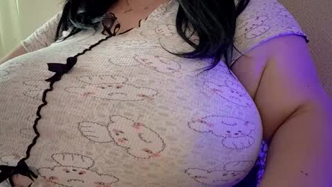 Snapshot of sweettm chatting on June 2026 10:48:02 AM Maya online show from June 2026 10:48:02 AM