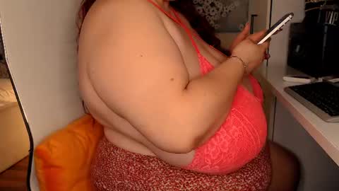 Snapshot of sweettm chatting on June 2026 11:53:02 AM Maya online show from June 2026 11:53:02 AM