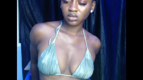 Snapshot of sweetxdesire chatting on May 2026 01:56:01 AM sweetxdesire online show from May 2026 01:56:01 AM