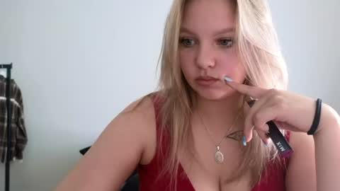Snapshot of sweety_bettyyy chatting on July 2026 06:28:01 AM Betty online show from July 2026 06:28:01 AM