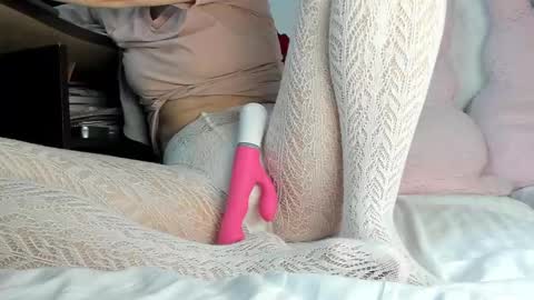 Mia online show from February 2025 01:45:01 AM