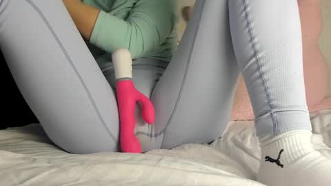 Mia online show from February 2025 11:09:01 AM