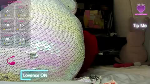 Mia online show from April 2026 08:35:02 PM