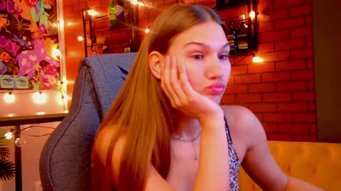 Snapshot of sweety_emilya chatting on May 2026 05:46:01 AM Emily online show from May 2026 05:46:01 AM