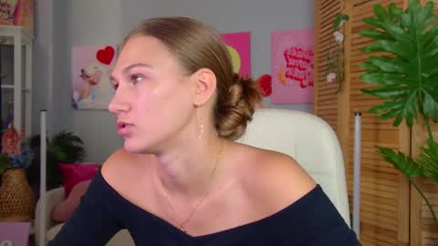 Snapshot of sweety_emilya chatting on July 2026 10:51:02 AM Emily online show from July 2026 10:51:02 AM