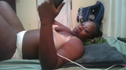 Snapshot of sweetyass25 chatting on June 2026 05:56:02 PM sweetyass25 online show from June 2026 05:56:02 PM