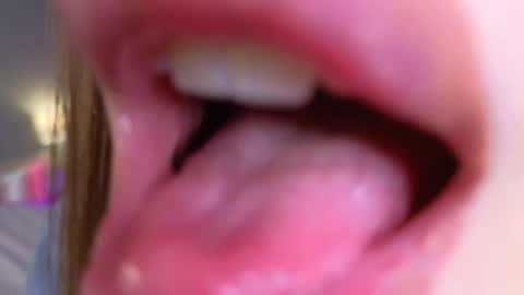 Molly online show from September 2025 05:07:01 PM