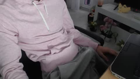 SwetLittleBoy4u online show from November 2025 11:34:02 AM