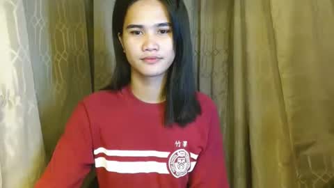 Snapshot of swettie_rhea chatting on December 2025 02:31:02 AM Rhea online show from December 2025 02:31:02 AM