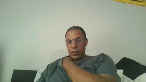 swimmerbod2495 online show from April 2026 08:20:02 PM