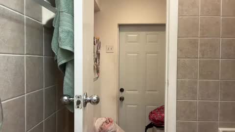 switchinjay online show from October 2025 05:17:01 AM