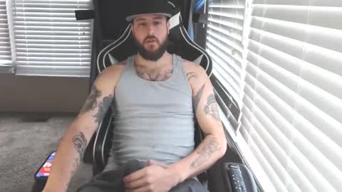 swoozy_ online show from November 2025 06:23:02 PM