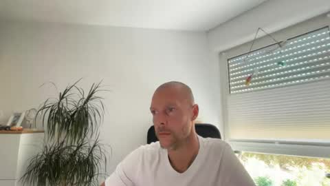 Snapshot of sx1904 chatting on August 2026 07:44:02 AM sx1904 online show from August 2026 07:44:02 AM