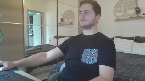 syl092 online show from February 2025 01:56:02 PM