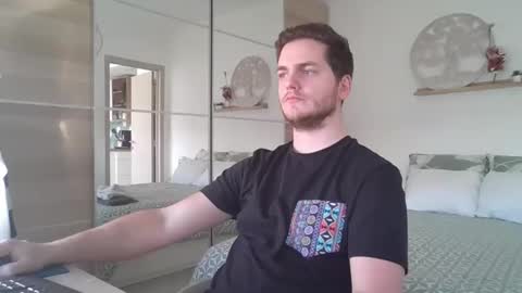 syl092 online show from February 2025 03:08:01 PM