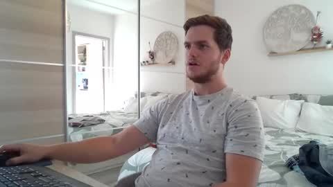 syl092 online show from September 2025 03:56:02 PM