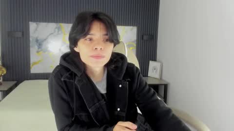 sylasfrost online show from November 2025 07:03:01 PM