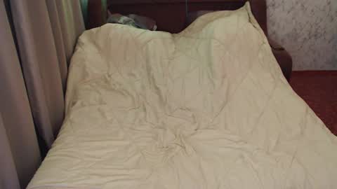 SyrenDixon online show from October 2025 05:25:02 PM