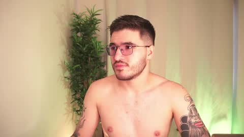 Snapshot of t0ny_wylie chatting on May 2026 06:49:02 PM t0ny_wylie online show from May 2026 06:49:02 PM