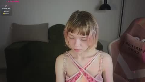 Snapshot of t1nker_bell chatting on June 2026 08:56:02 AM Alice online show from June 2026 08:56:02 AM