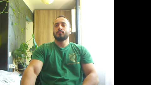 Snapshot of t_huracane chatting on May 2026 05:03:02 AM Huracane online show from May 2026 05:03:02 AM