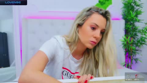 Snapshot of taahiraarabian chatting on December 2024 02:10:02 PM Arianna online show from December 2024 02:10:02 PM