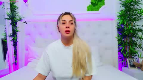 Arianna online show from November 2025 01:32:02 PM