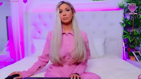 Arianna online show from March 2026 01:28:01 PM