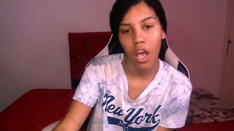 Tainara online show from October 2025 07:14:02 PM