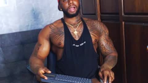 Snapshot of tairontucke chatting on December 2024 03:30:02 AM Tairon Tucke online show from December 2024 03:30:02 AM