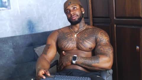 Snapshot of tairontucke chatting on December 2024 05:07:02 AM Tairon Tucke online show from December 2024 05:07:02 AM