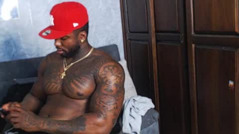 Snapshot of tairontucke chatting on December 2024 02:44:02 AM Tairon Tucke online show from December 2024 02:44:02 AM