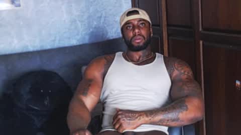 Snapshot of tairontucke chatting on December 2024 08:55:02 PM Tairon Tucke online show from December 2024 08:55:02 PM