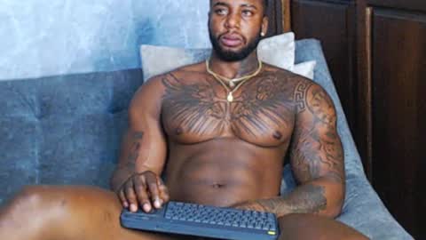 Snapshot of tairontucke chatting on December 2024 02:33:02 AM Tairon Tucke online show from December 2024 02:33:02 AM