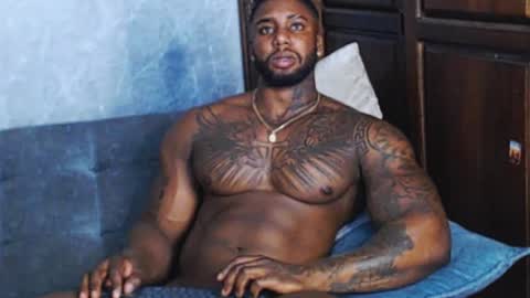 Snapshot of tairontucke chatting on December 2024 10:55:01 PM Tairon Tucke online show from December 2024 10:55:01 PM