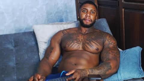 Snapshot of tairontucke chatting on December 2024 09:05:02 AM Tairon Tucke online show from December 2024 09:05:02 AM