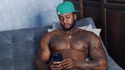 Snapshot of tairontucke chatting on January 2025 03:51:02 AM Tairon Tucke online show from January 2025 03:51:02 AM