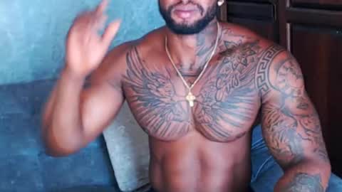 Snapshot of tairontucke chatting on January 2025 02:46:01 PM Tairon Tucke online show from January 2025 02:46:01 PM