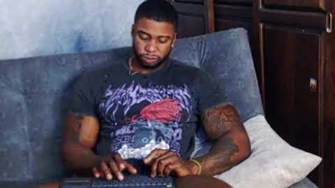 Snapshot of tairontucke chatting on January 2025 05:56:01 AM Tairon Tucke online show from January 2025 05:56:01 AM