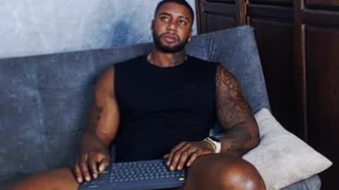 Snapshot of tairontucke chatting on January 2025 01:34:02 AM Tairon Tucke online show from January 2025 01:34:02 AM