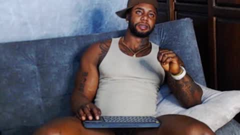 Snapshot of tairontucke chatting on January 2025 12:22:01 AM Tairon Tucke online show from January 2025 12:22:01 AM