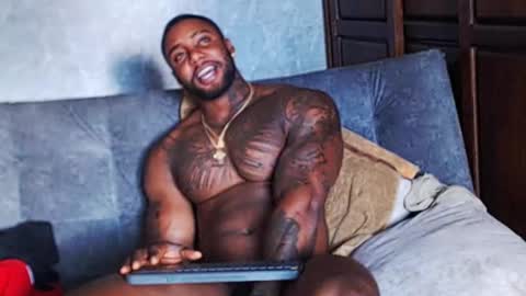 Snapshot of tairontucke chatting on January 2025 08:37:02 PM Tairon Tucke online show from January 2025 08:37:02 PM