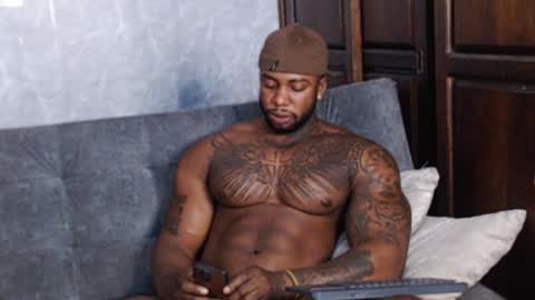 Snapshot of tairontucke chatting on January 2025 11:40:01 PM Tairon Tucke online show from January 2025 11:40:01 PM